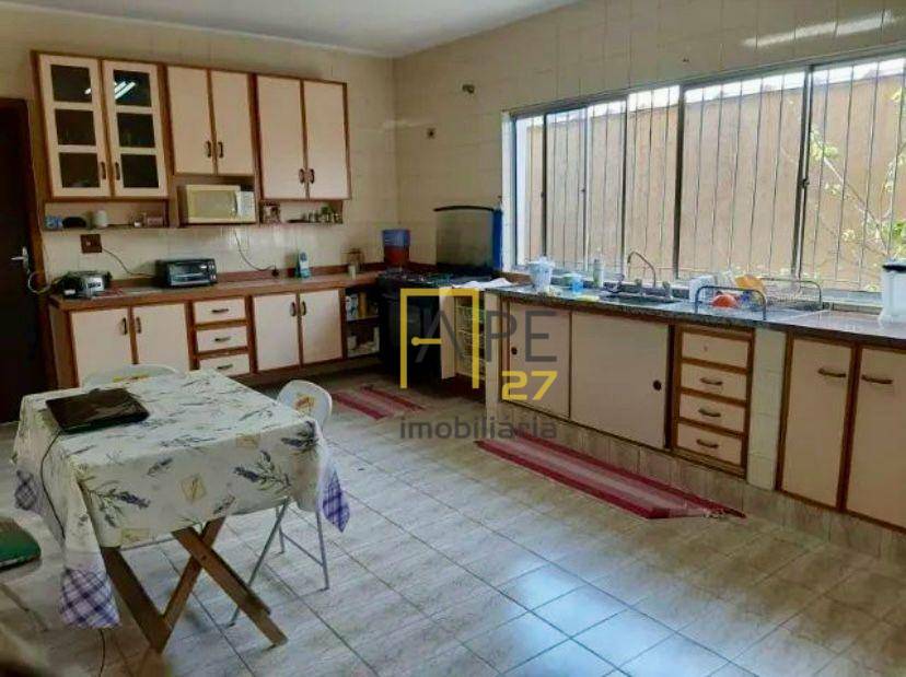 Sobrado à venda e aluguel com 3 quartos, 367m² - Foto 1