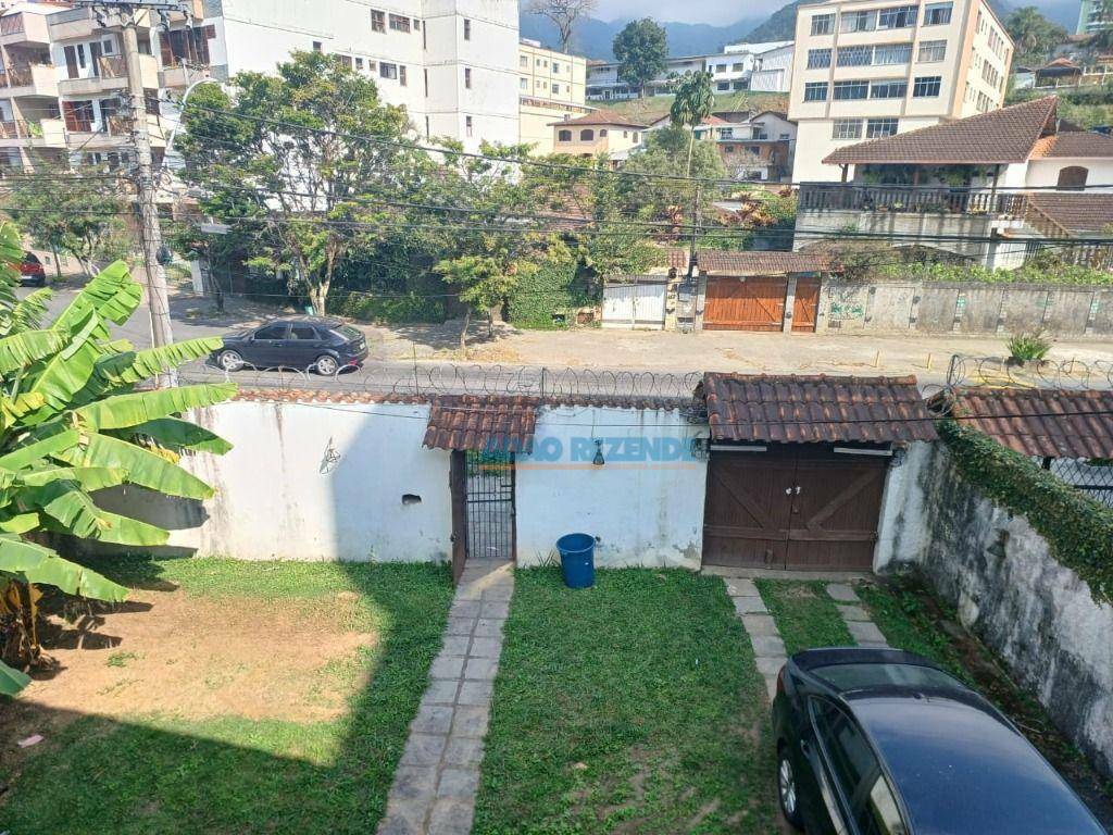 Casa à venda com 5 quartos, 265m² - Foto 1