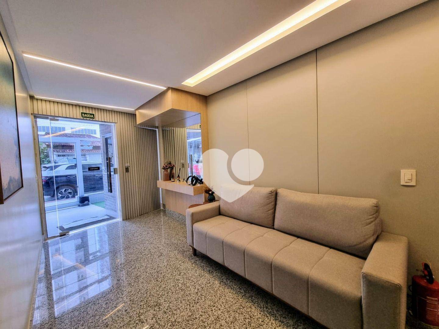Apartamento à venda com 3 quartos, 113m² - Foto 1