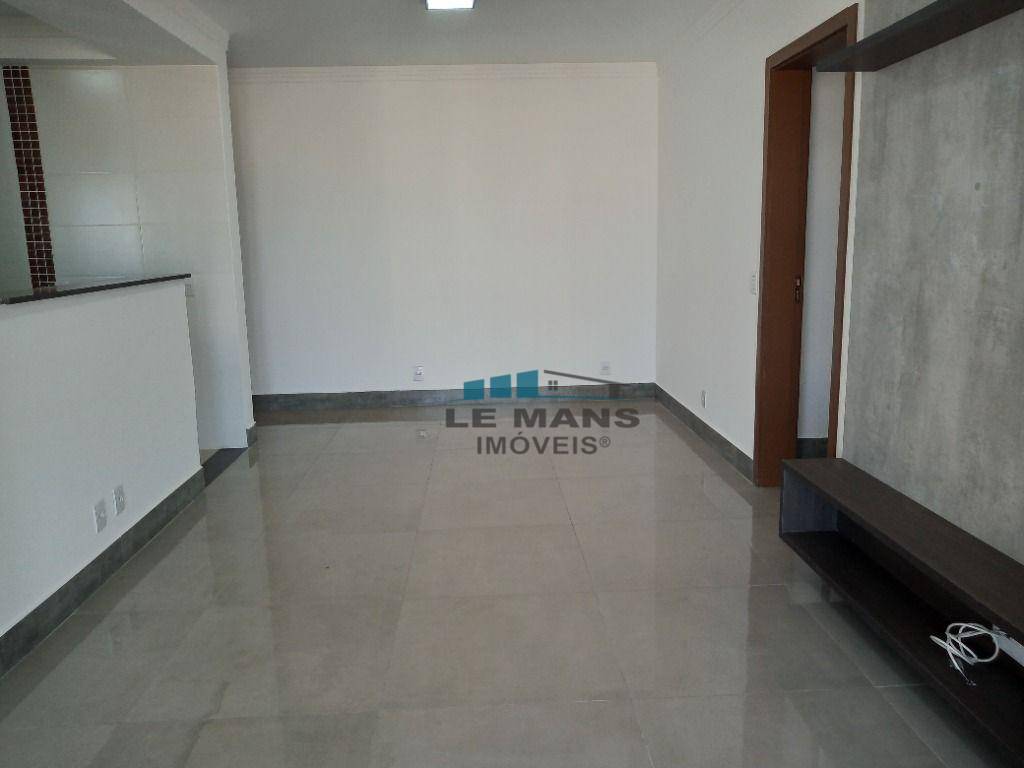 Apartamento para alugar com 3 quartos, 98m² - Foto 8