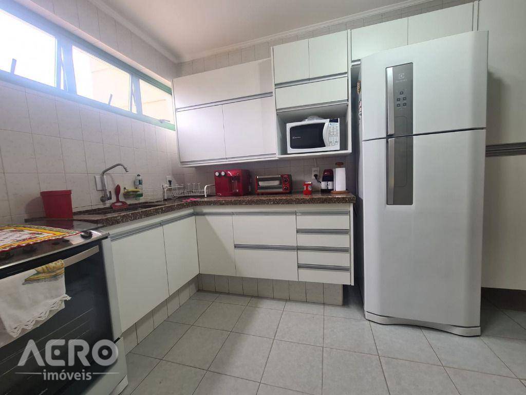 Apartamento à venda com 3 quartos, 128m² - Foto 10