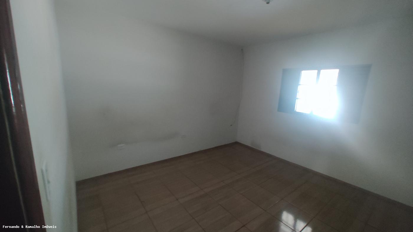 Casa à venda com 2 quartos, 380m² - Foto 10