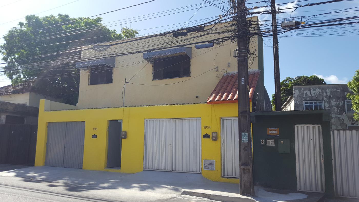 Casa para alugar com 4 quartos, 188m² - Foto 2