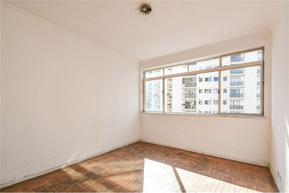 Apartamento à venda com 3 quartos, 70m² - Foto 2