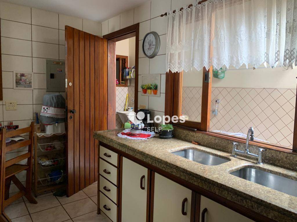 Casa à venda com 3 quartos, 176m² - Foto 4