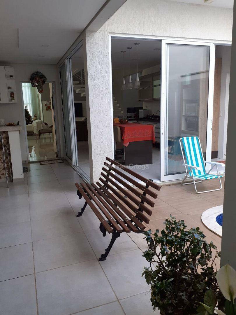 Casa de Condomínio à venda com 3 quartos, 250m² - Foto 21