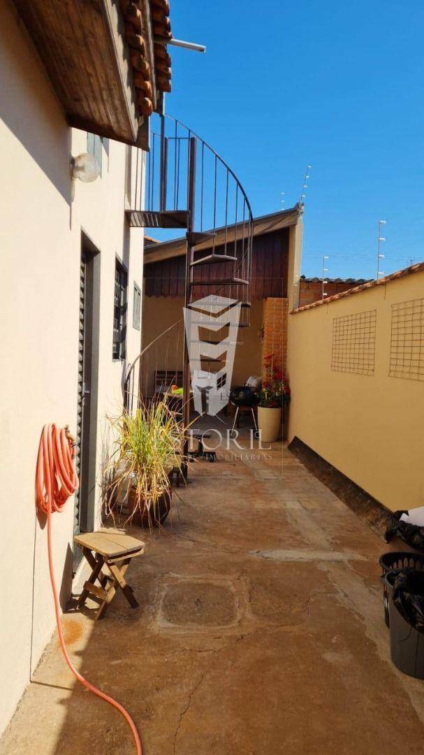 Casa à venda com 2 quartos, 200m² - Foto 6