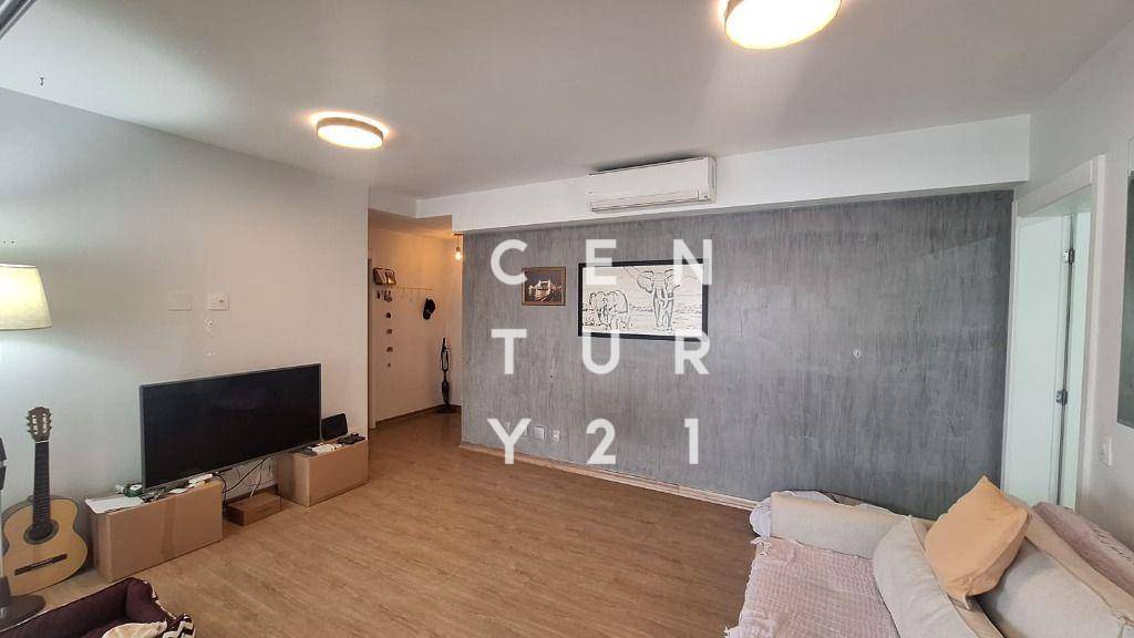 Apartamento para alugar com 3 quartos, 121m² - Foto 11