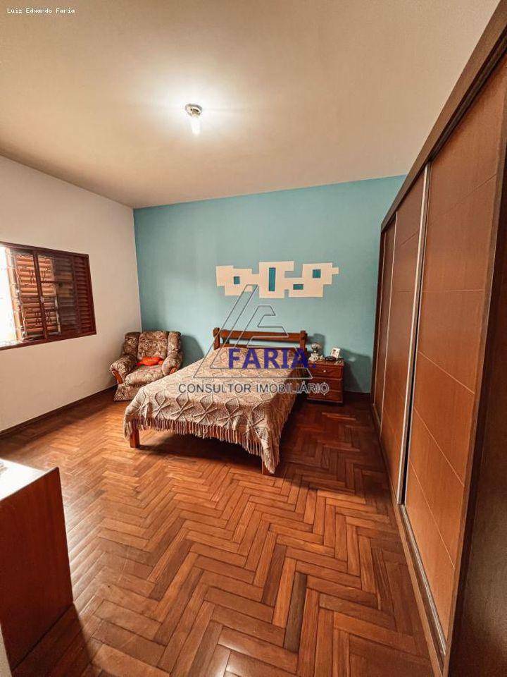 Casa à venda com 4 quartos, 230m² - Foto 5