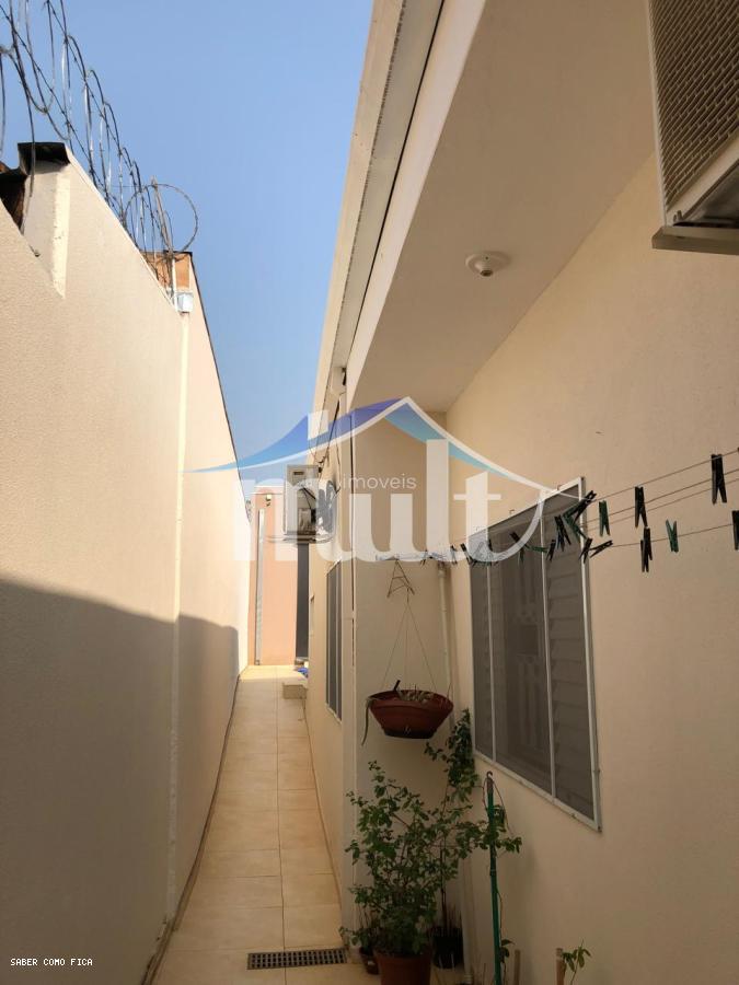 Casa à venda com 3 quartos, 210m² - Foto 25