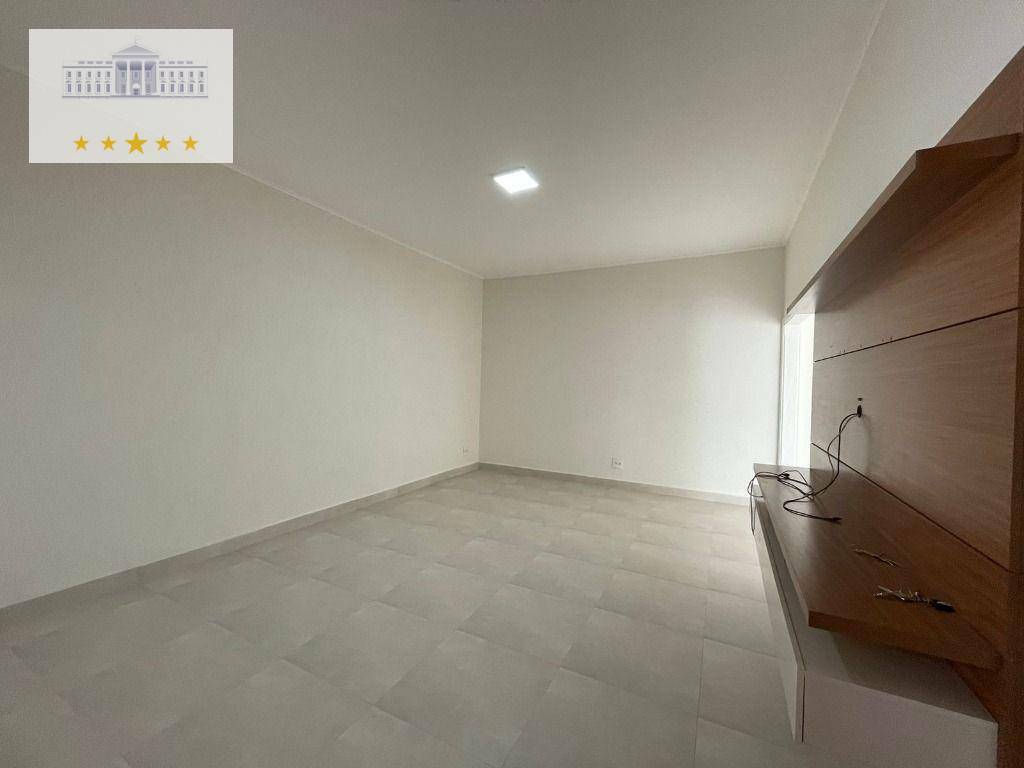 Casa à venda com 3 quartos, 273m² - Foto 2