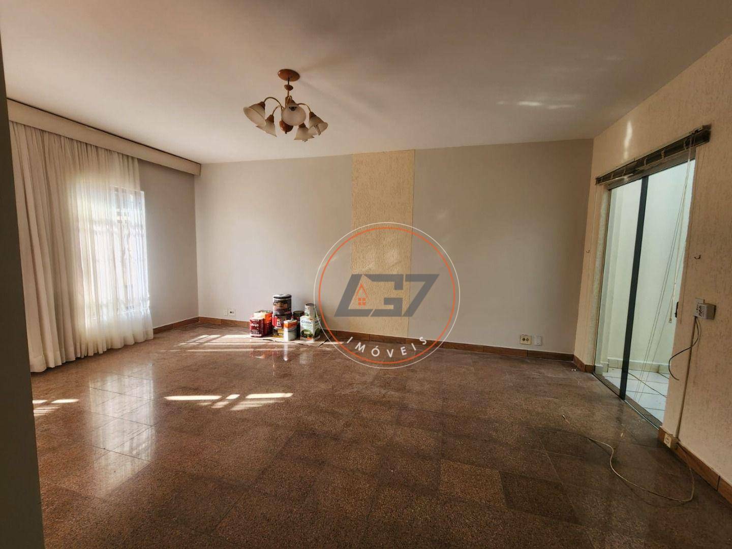 Casa para alugar com 3 quartos, 300M2 - Foto 3