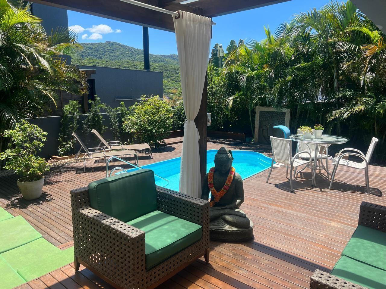 Casa de Condomínio para alugar com 3 quartos, 357m² - Foto 9