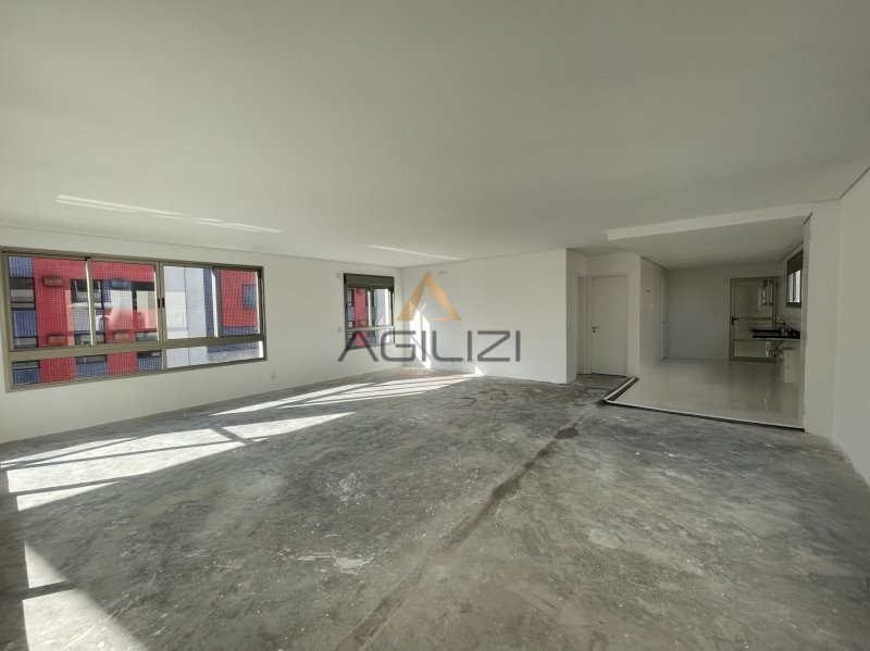 Apartamento à venda com 4 quartos, 161m² - Foto 21