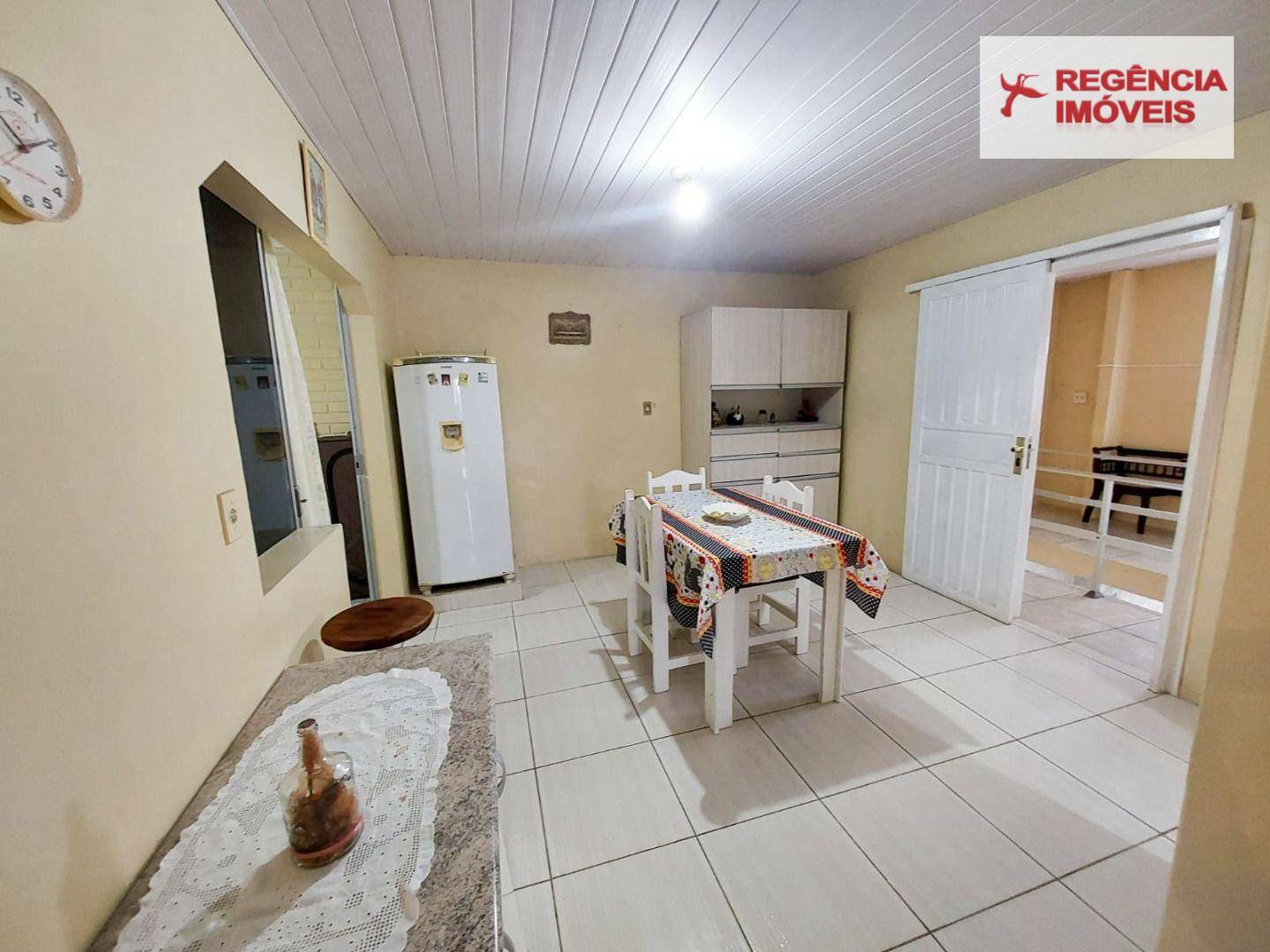 Casa para alugar com 8 quartos, 200m² - Foto 8