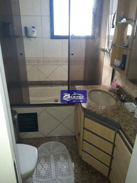 Apartamento à venda com 3 quartos, 176m² - Foto 15