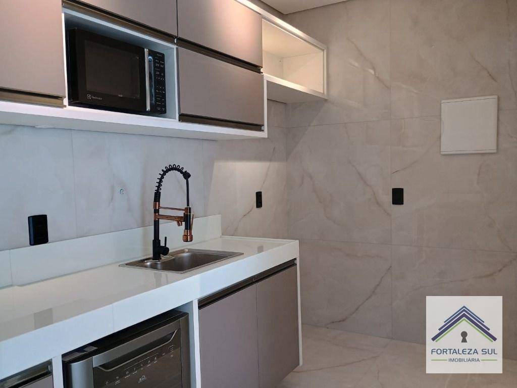 Casa à venda com 4 quartos, 134m² - Foto 11