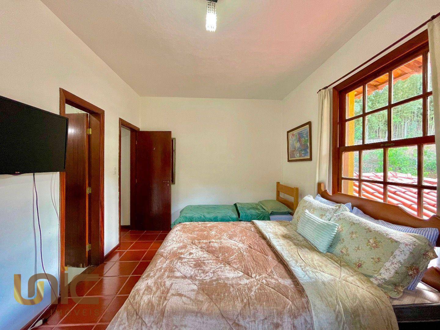 Casa à venda com 9 quartos, 400m² - Foto 35