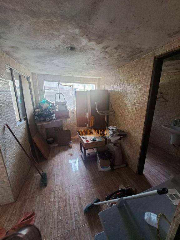 Casa à venda com 3 quartos, 210m² - Foto 7