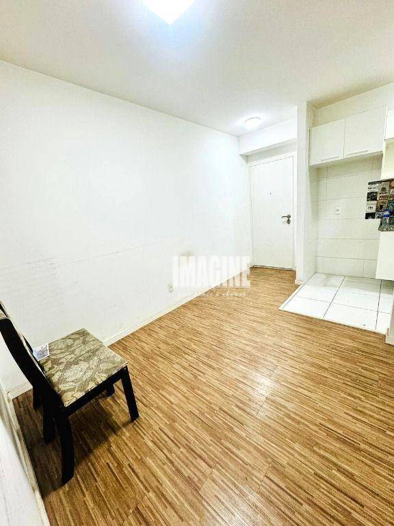 Apartamento à venda com 2 quartos, 55m² - Foto 2