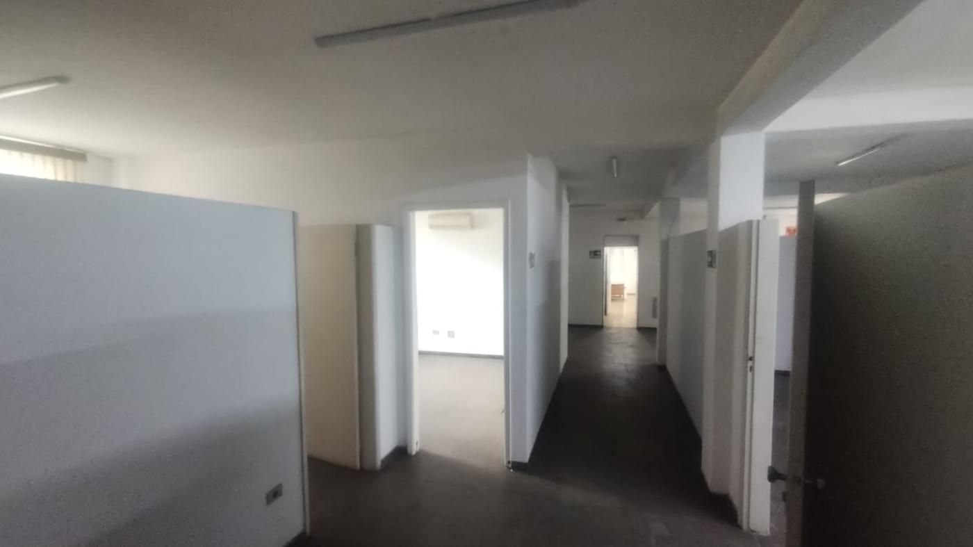 Prédio Inteiro para alugar, 692m² - Foto 8