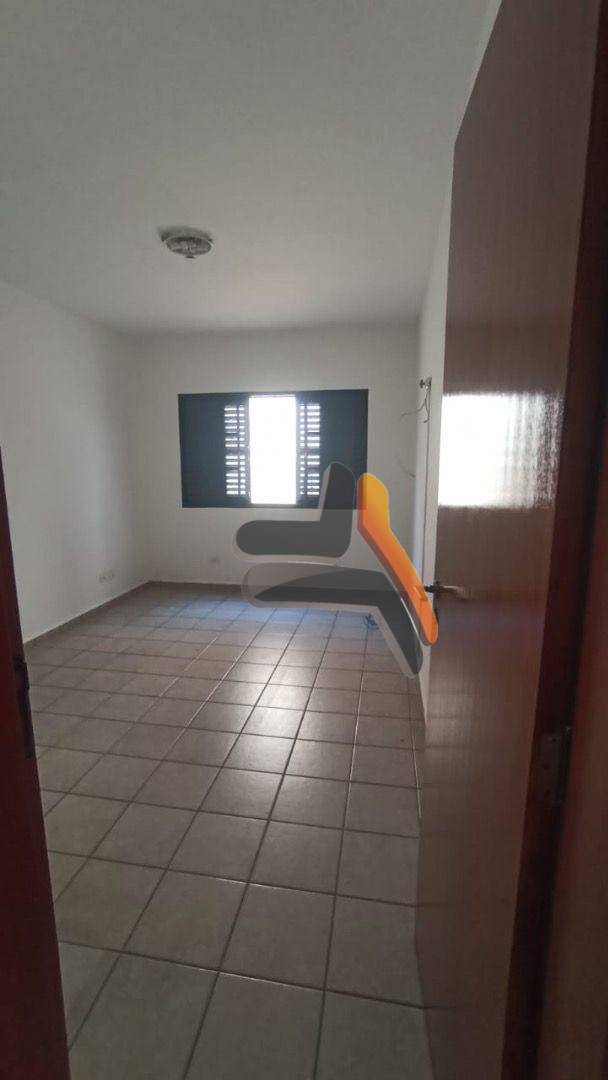 Casa para alugar com 4 quartos, 167m² - Foto 15