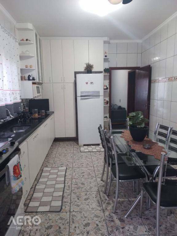 Casa à venda com 2 quartos, 167m² - Foto 15