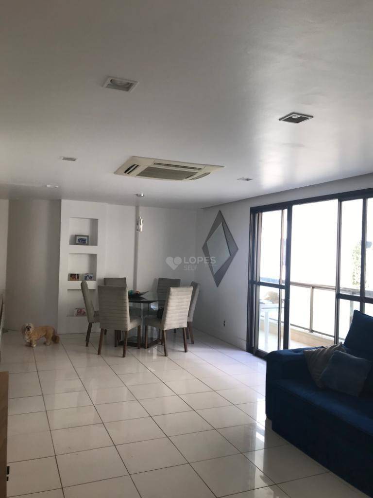 Apartamento à venda com 4 quartos, 180m² - Foto 1