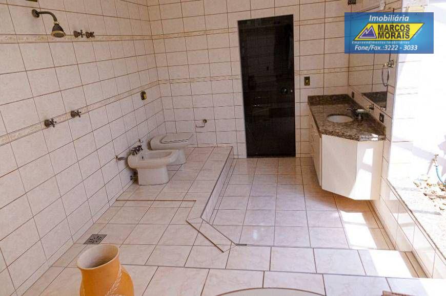 Casa de Condomínio para alugar com 4 quartos, 680m² - Foto 21