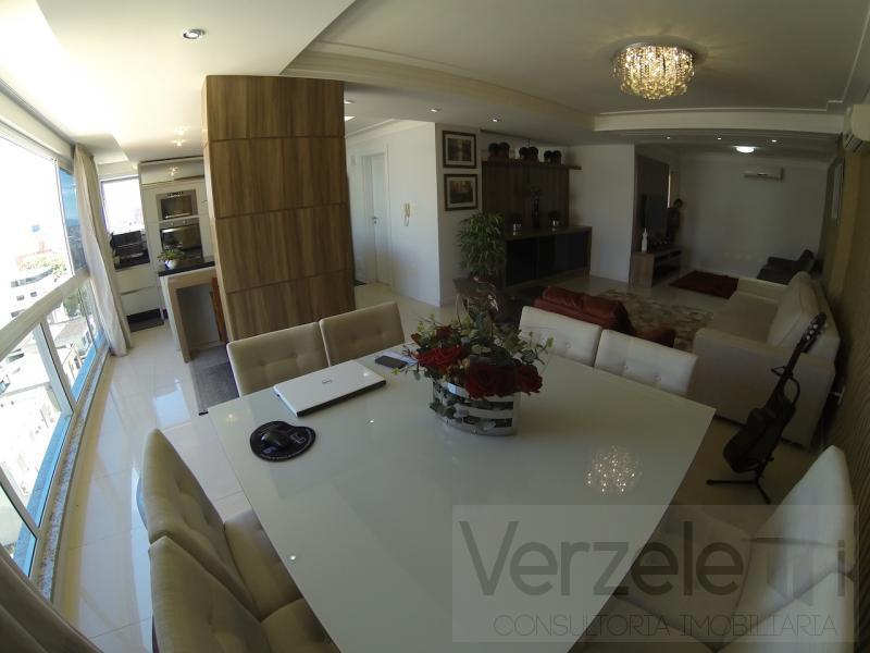 Apartamento à venda com 3 quartos, 140m² - Foto 1