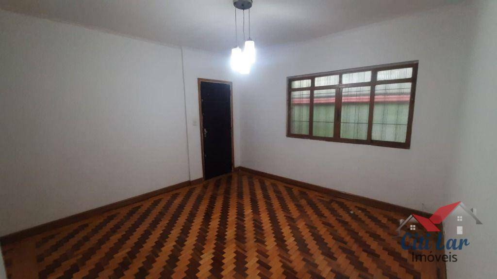Casa para alugar com 3 quartos, 180m² - Foto 1