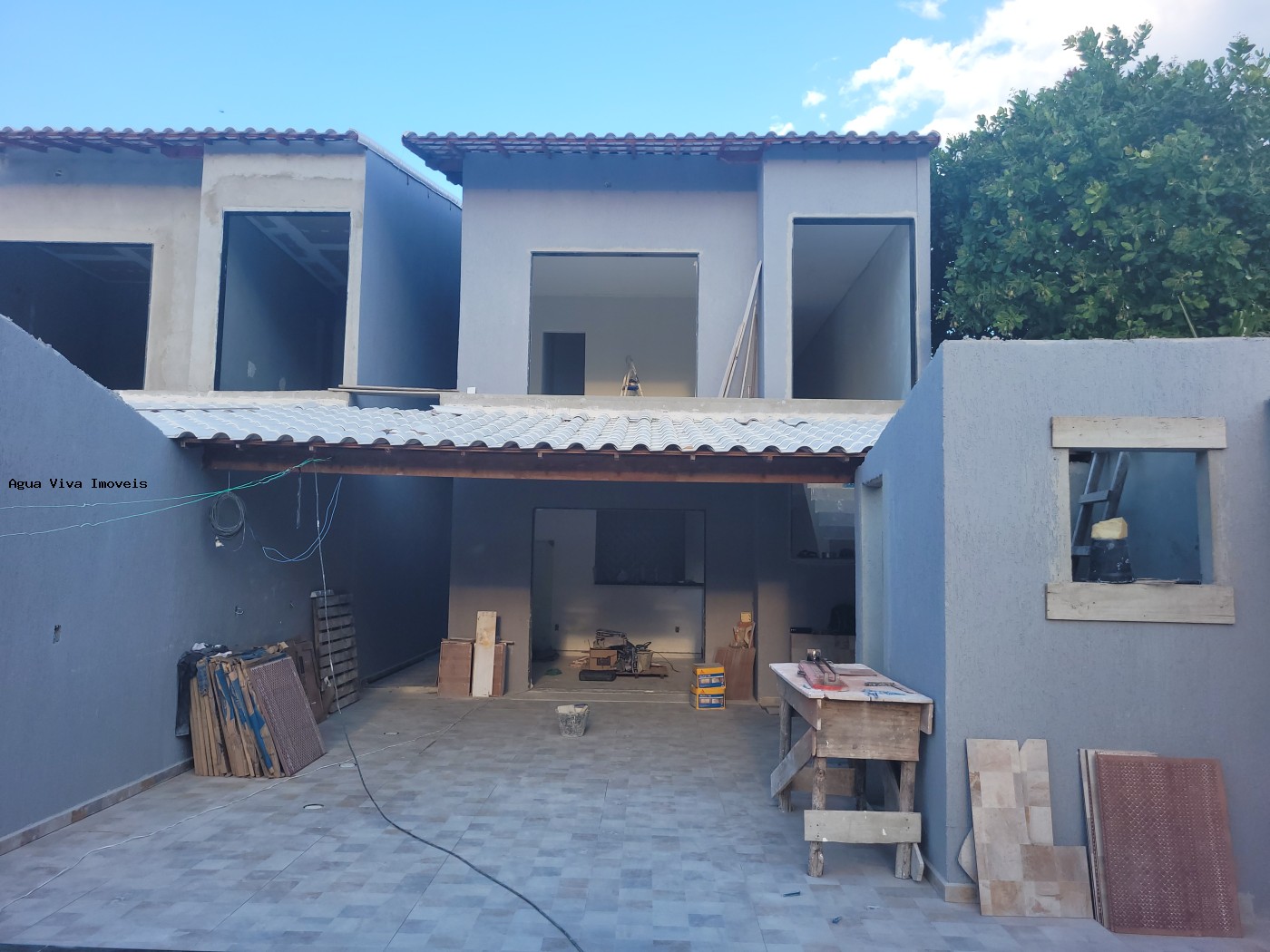 Casa à venda com 3 quartos, 200m² - Foto 1