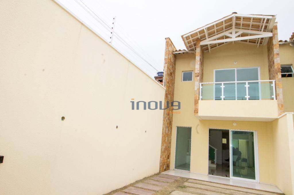 Casa à venda com 2 quartos, 97m² - Foto 2