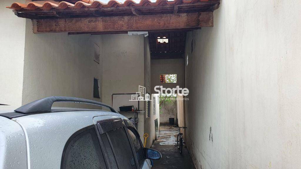 Casa à venda com 3 quartos, 200m² - Foto 17