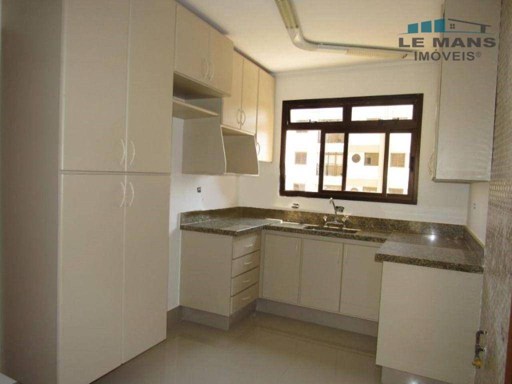 Apartamento à venda com 3 quartos, 126m² - Foto 2