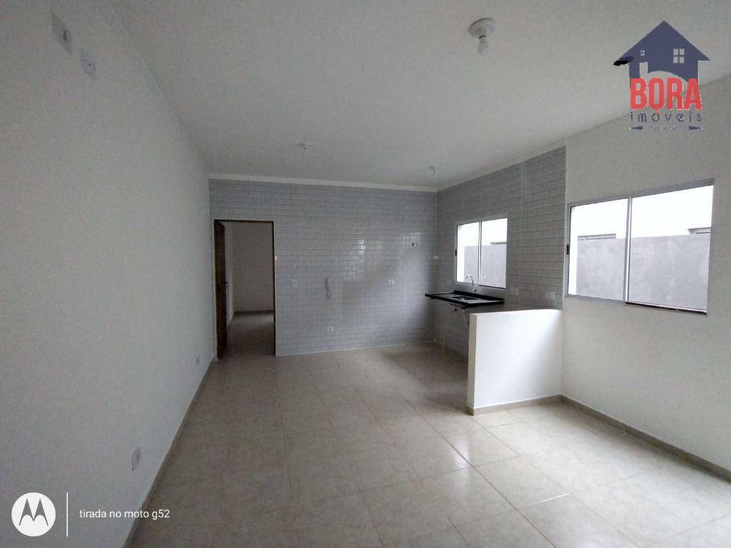 Casa à venda com 2 quartos, 61m² - Foto 2