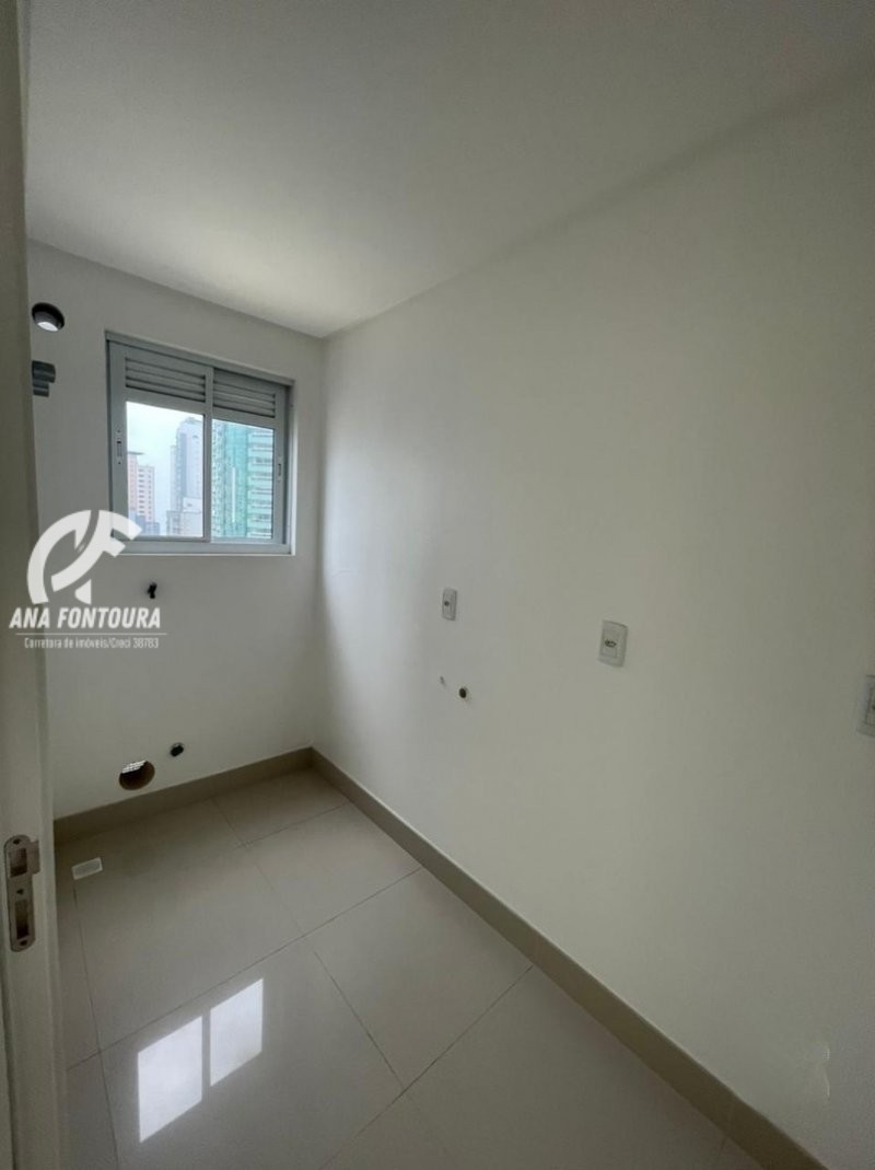 Apartamento à venda com 3 quartos, 133m² - Foto 6