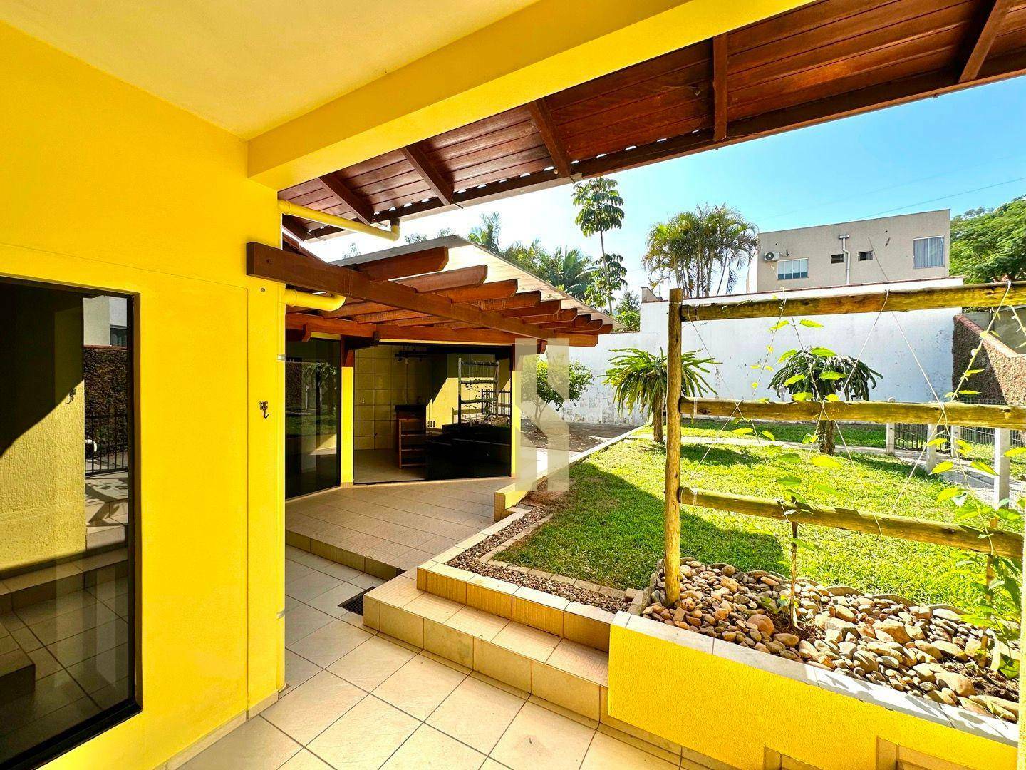 Casa à venda com 3 quartos, 280m² - Foto 14