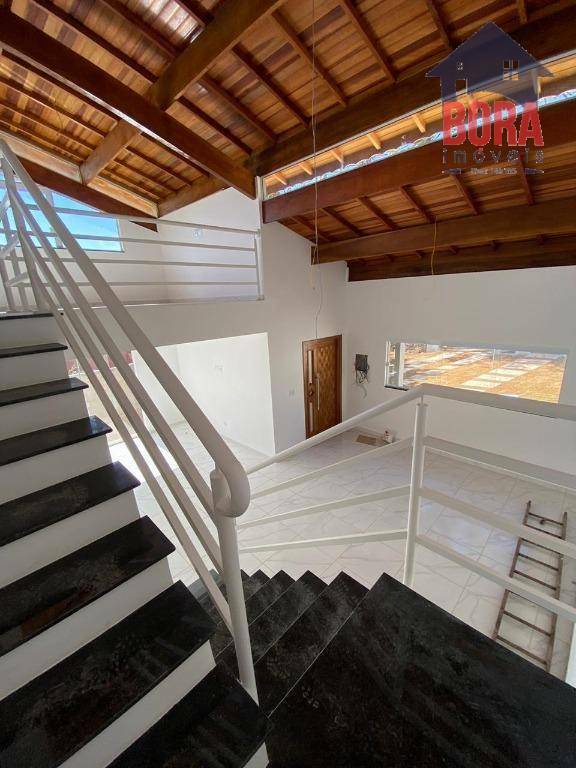 Casa de Condomínio à venda com 3 quartos, 220m² - Foto 4