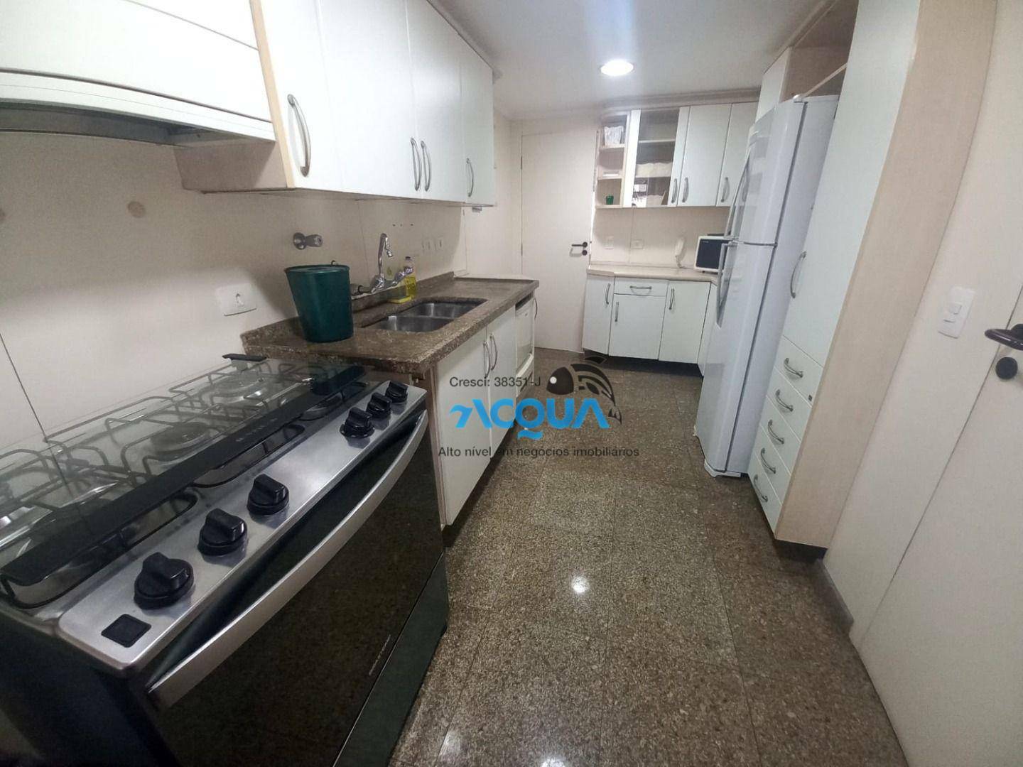 Apartamento à venda com 3 quartos, 130m² - Foto 2