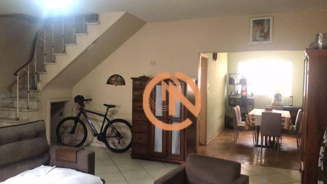 Sobrado à venda e aluguel com 4 quartos, 180m² - Foto 1