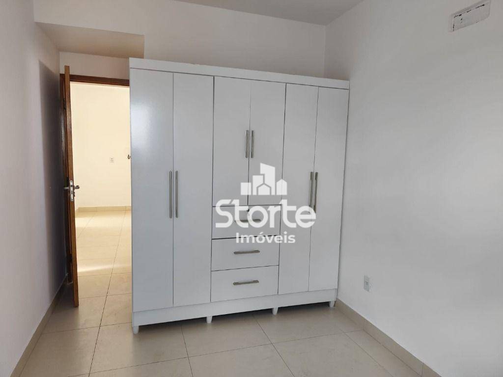 Apartamento para alugar com 2 quartos, 52m² - Foto 12