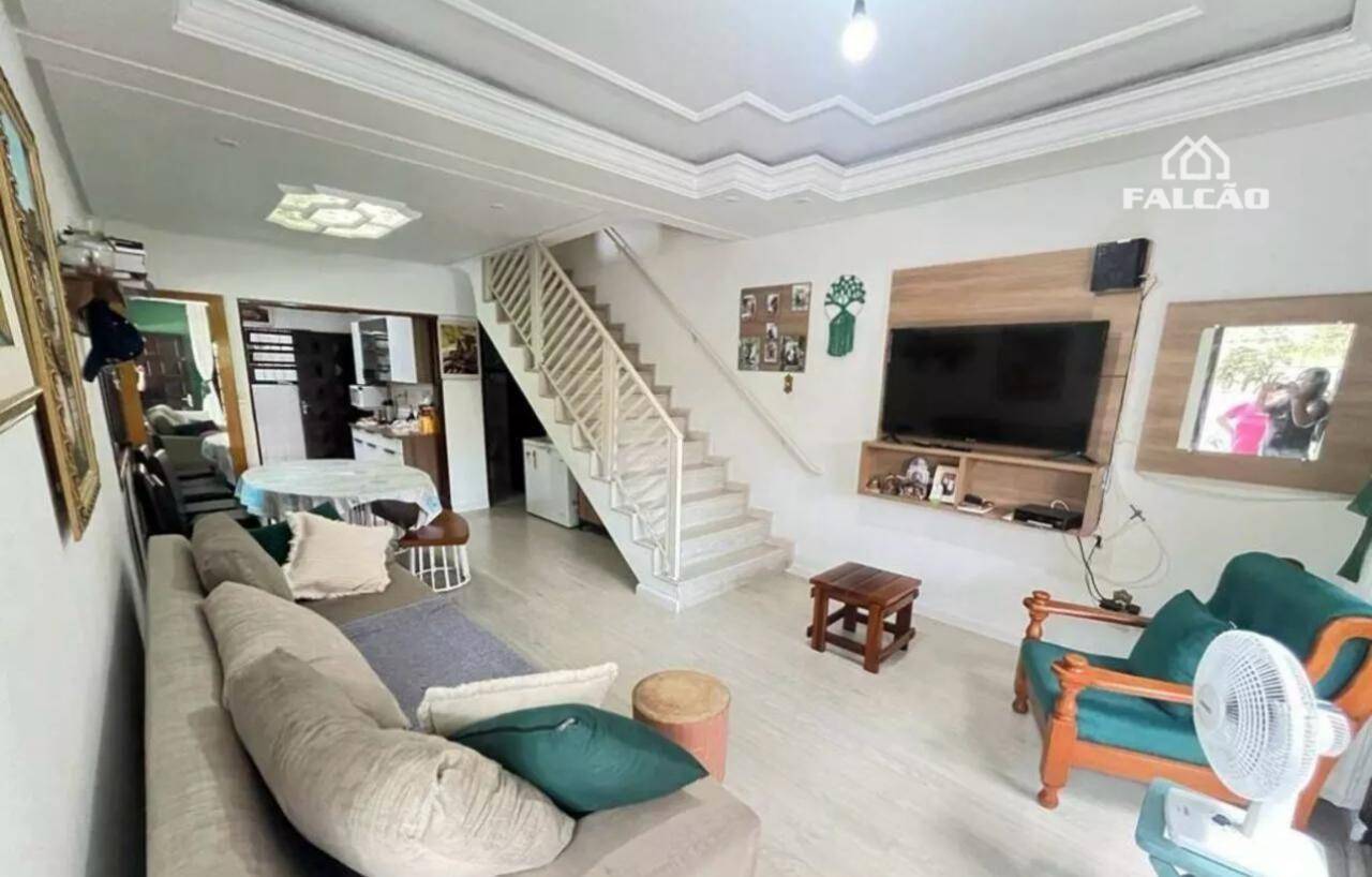 Sobrado à venda com 2 quartos, 70m² - Foto 1