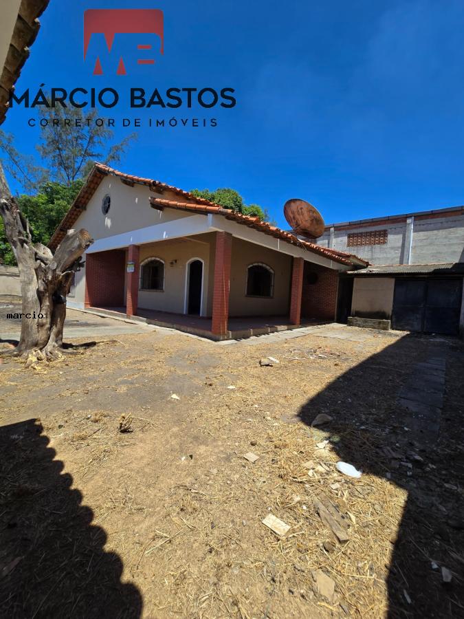 Casa à venda com 3 quartos, 500m² - Foto 1