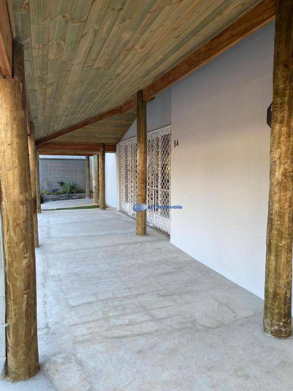 Casa para alugar com 4 quartos, 379m² - Foto 3