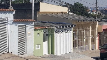 Casa à venda com 3 quartos, 100m² - Foto 1