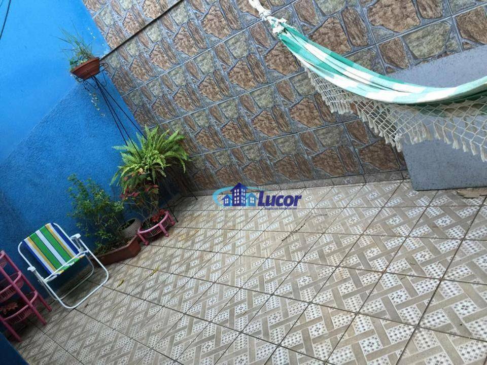 Sobrado para alugar com 3 quartos, 120m² - Foto 1