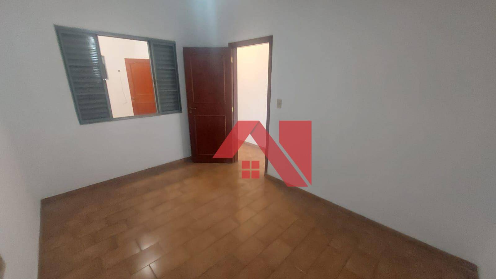 Casa para alugar com 4 quartos, 420m² - Foto 4