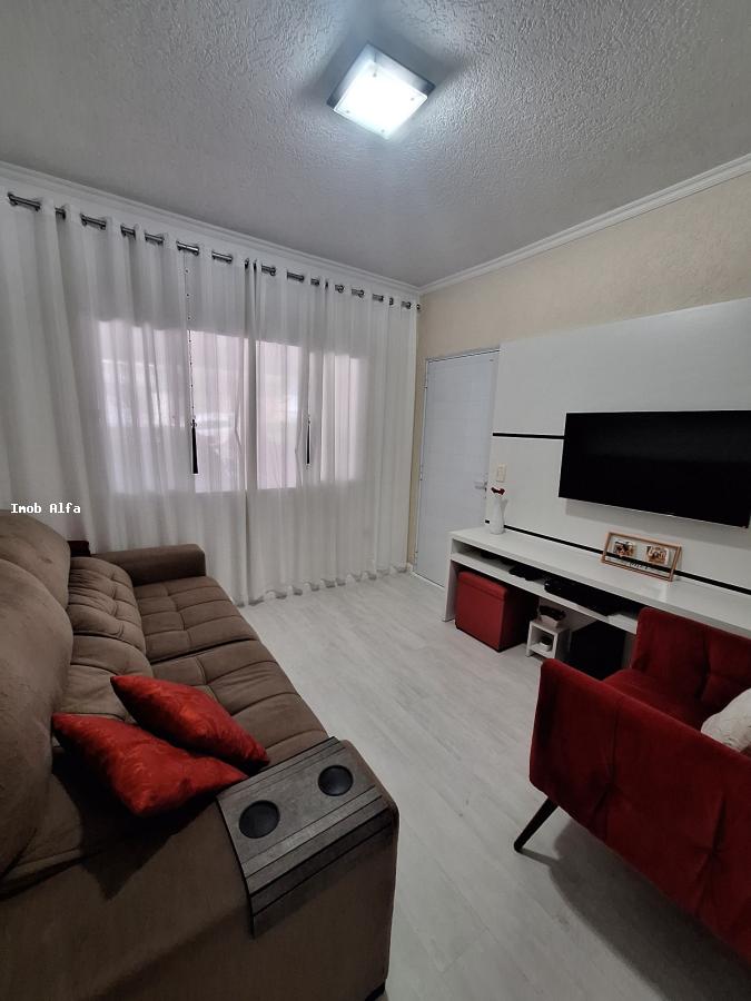 Sobrado à venda com 3 quartos, 180m² - Foto 1