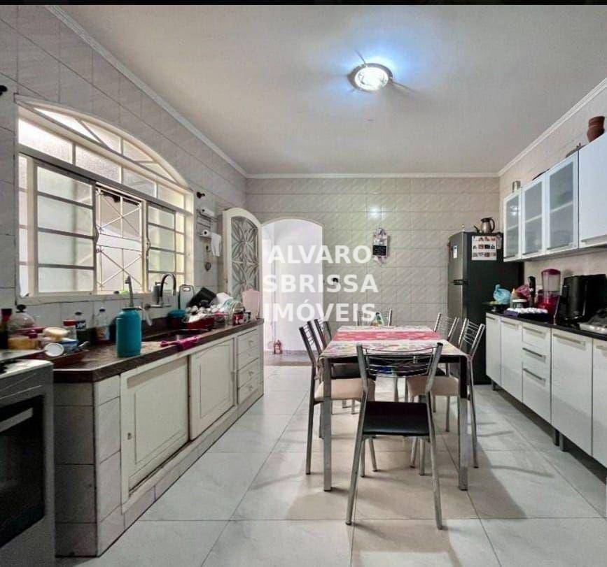 Casa à venda com 4 quartos, 190m² - Foto 8